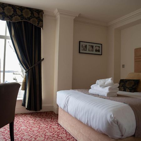 Hotel The Clarendon Royal Community Gravesend Exteriér fotografie