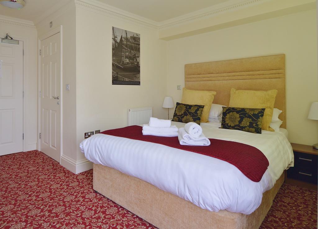 Hotel The Clarendon Royal Community Gravesend Exteriér fotografie