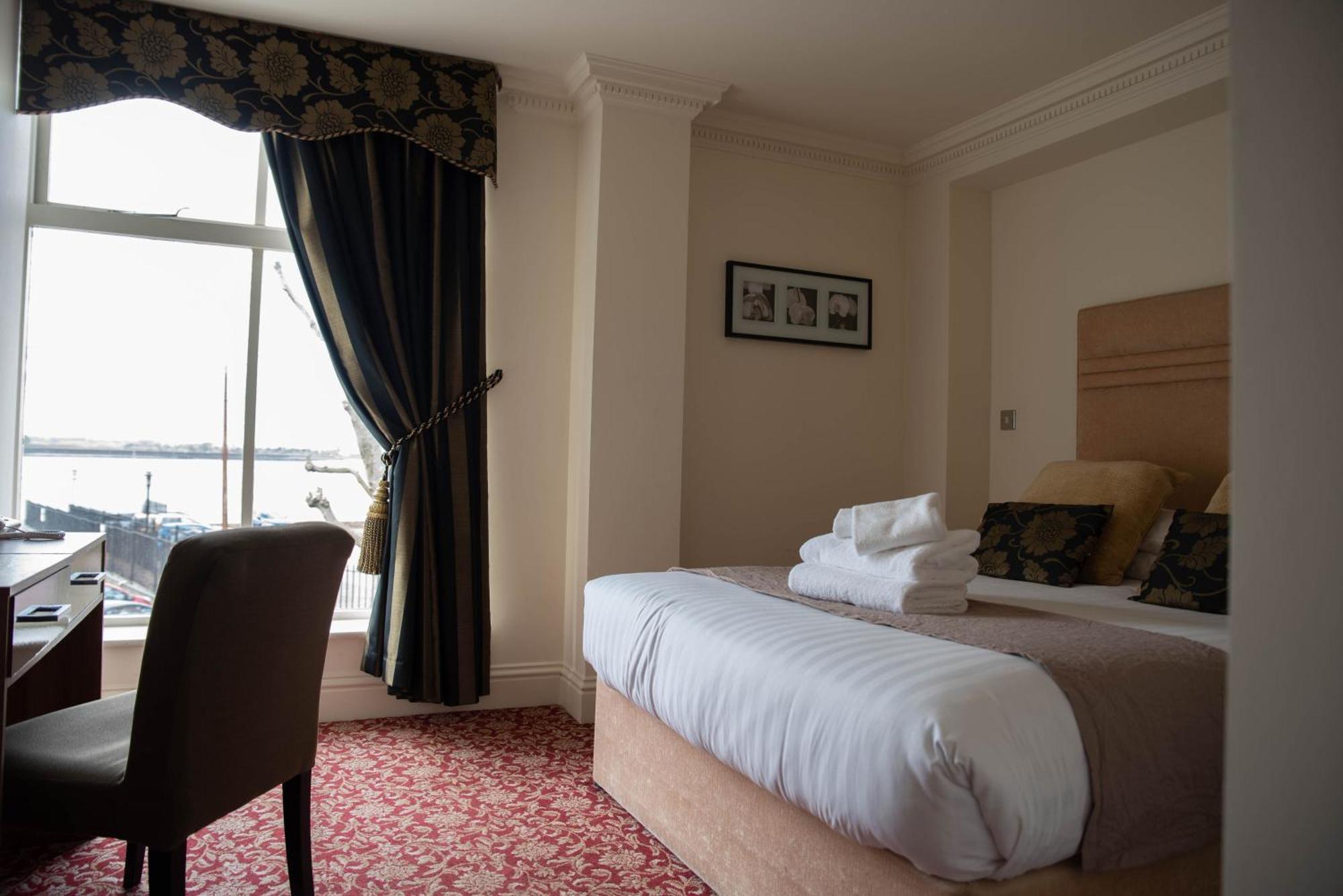 Hotel The Clarendon Royal Community Gravesend Exteriér fotografie